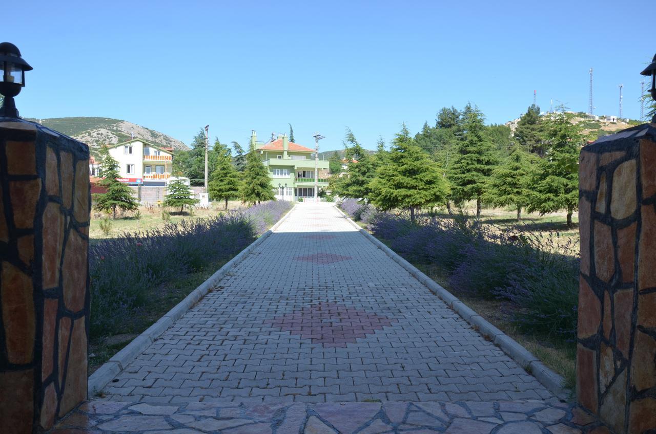 Ustundag Otel Keciborlu Bagian luar foto